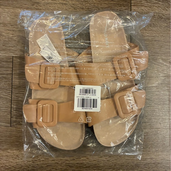 🆕 Old Navy | Double-Strap Earth Sandal in Adobe Clay Size 9 - Picture 6 of 6